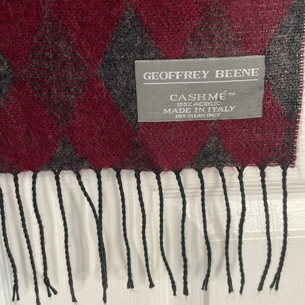 Geoffrey Beene argyle print fringe scarf